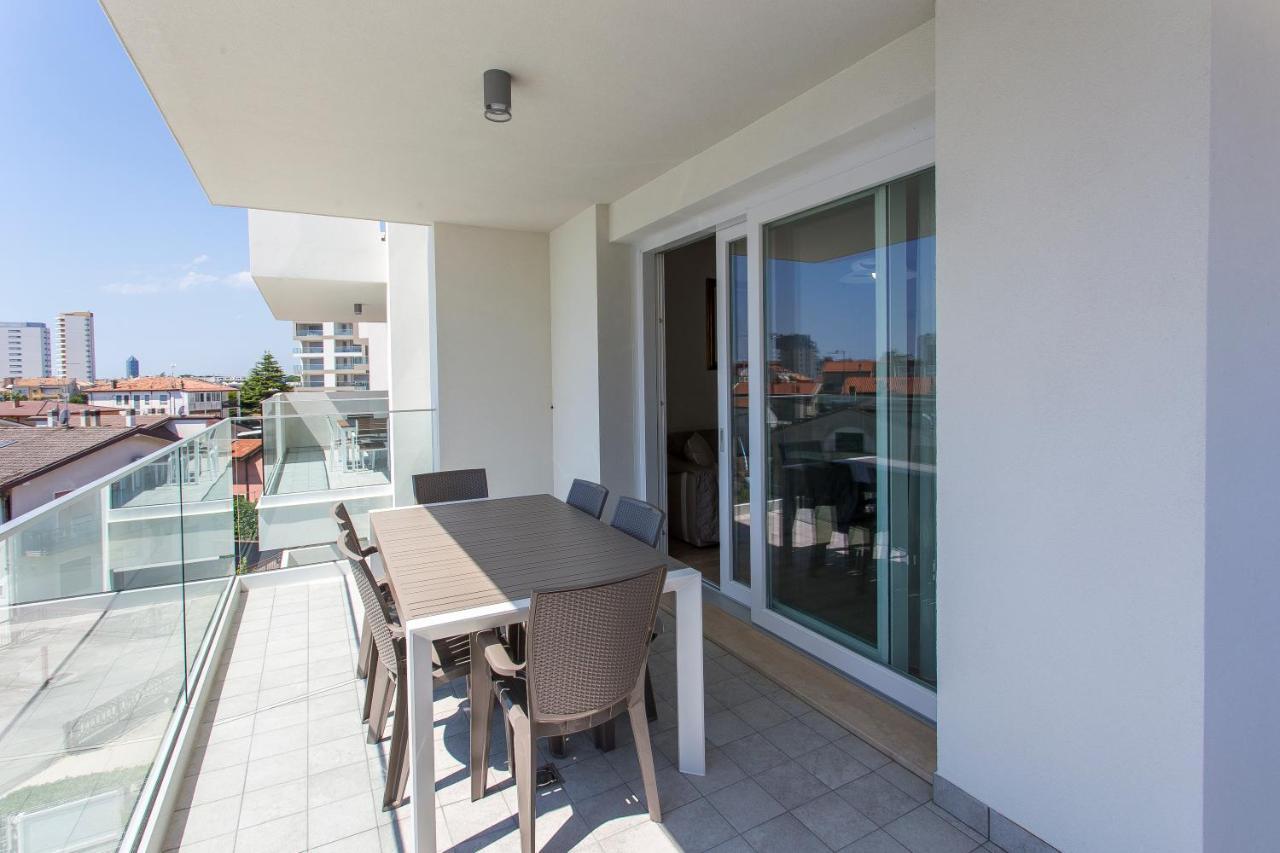Immobiliare Jvl - Vm2 Lägenhet Lido di Jesolo Exteriör bild