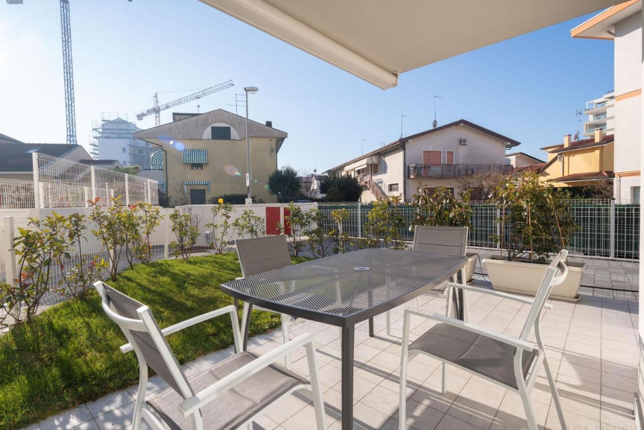 Immobiliare Jvl - Vm2 Lägenhet Lido di Jesolo Exteriör bild